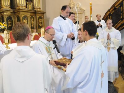 «Camino hacia la identificación con Cristo sacerdote»