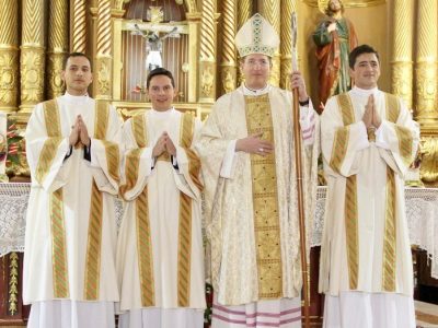 «El servicio de la caridad y el anuncio de la palabra del Señor deben ir acompañados de una constante oración»