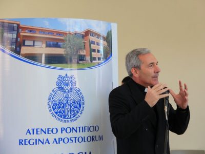 «Formar apóstoles al servicio de la Iglesia para testimoniar el misterio de Cristo»