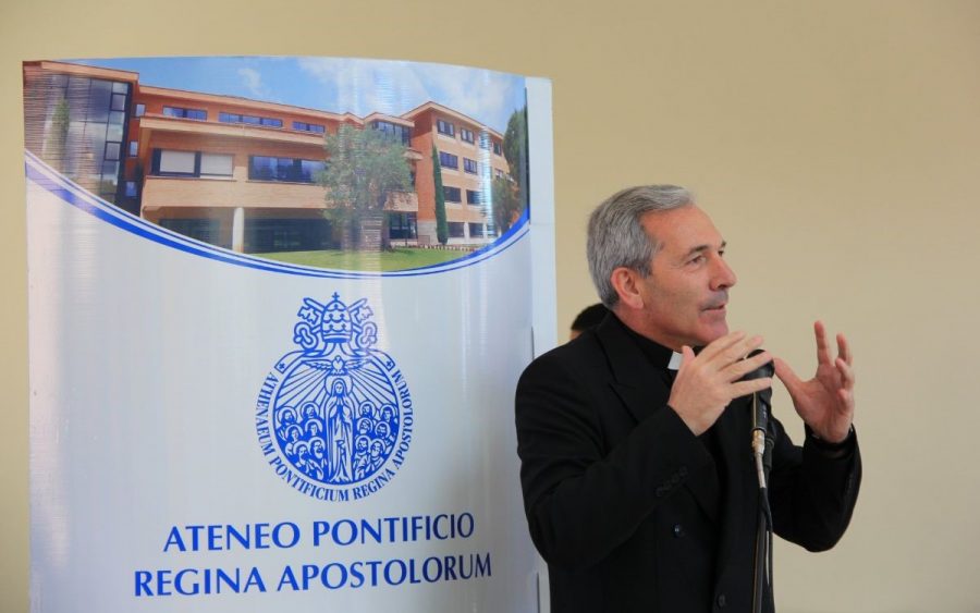 «Formar apóstoles al servicio de la Iglesia para testimoniar el misterio de Cristo»