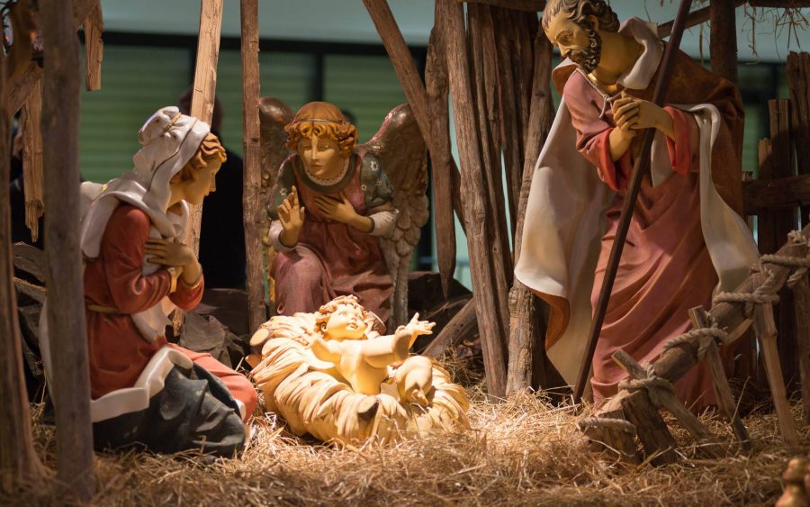 Misa de Navidad: «Se ha manifestado la gracia de Dios»