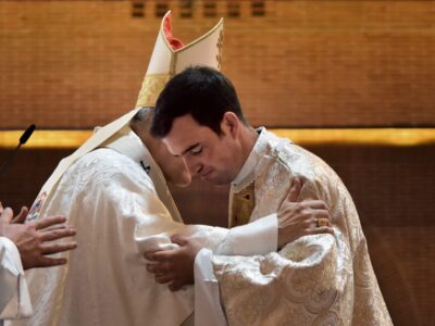 El Cardenal Osoro, en la ordenación sacerdotal del P. Rafael Pou, LC